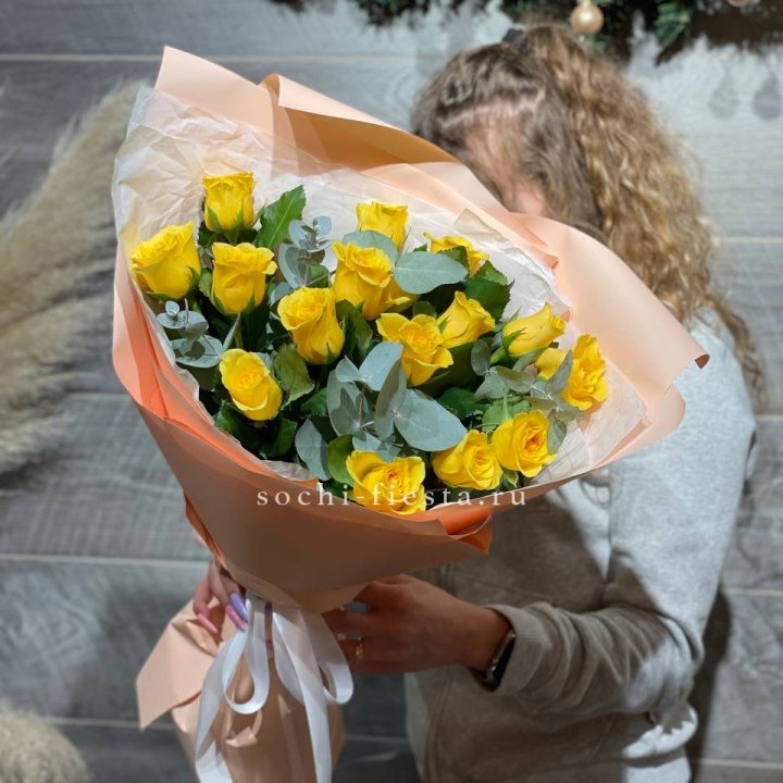 15 желтых роз в Ростове-на-Дону