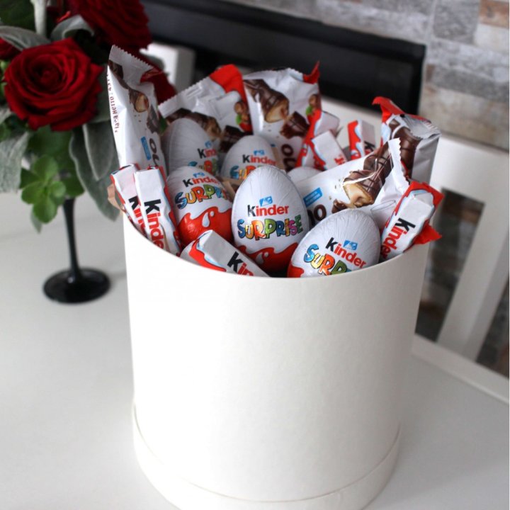 Коробка с киндерами  в Ростове-на-Дону